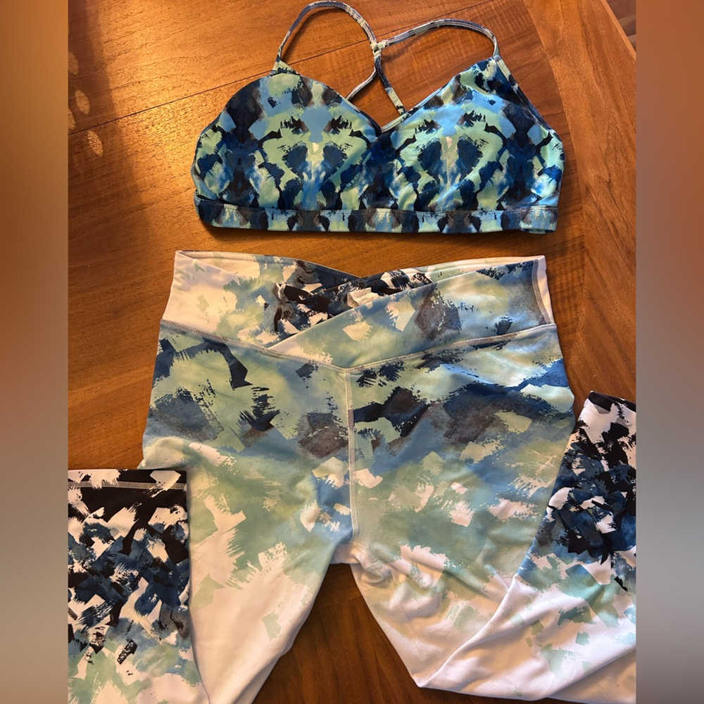 Fabletics 2 Piece Set Womens Size Large